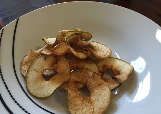 apple chips recipe main photo