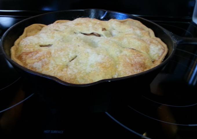 cast iron skillet apple pie recipe main photo