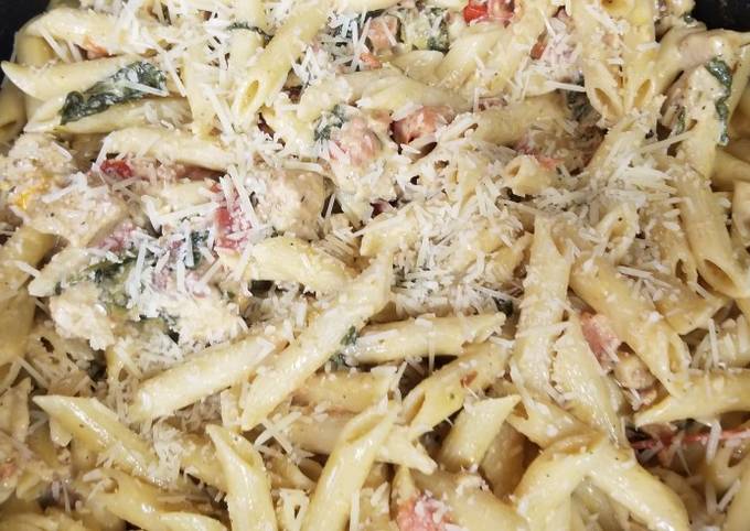 chicken bacon pasta spinach and tomatos in garlic cream sauce recipe main photo