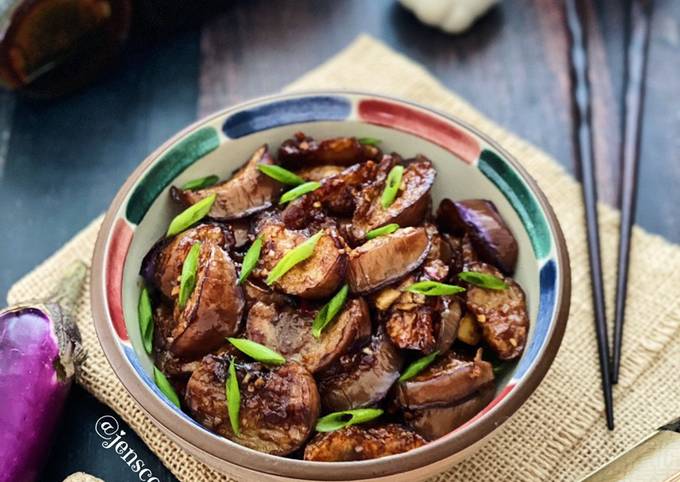 chinese eggplant with spicy garlic sauce recipe main photo