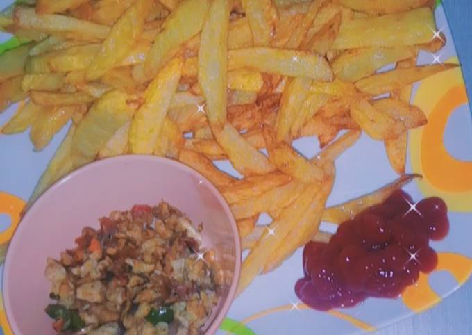 chips with scrambled egg recipe main photo