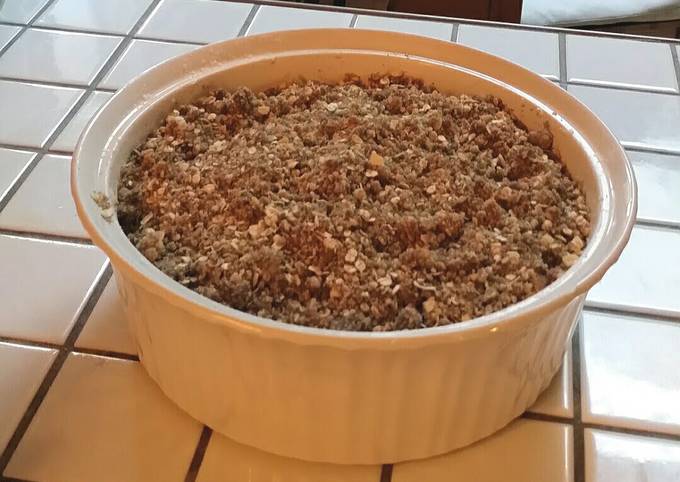 easy peasy apple crisp recipe main photo