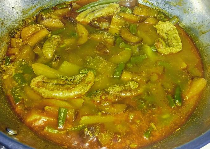 ilish dimer makha chochchorispicy vegetables with hilsa egg recipe main photo