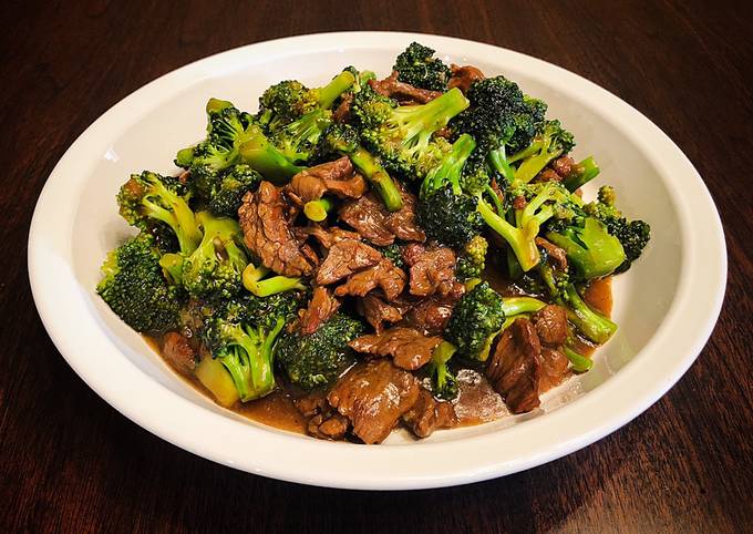 sauteed broccoli and beef with sesame gravy recipe main photo