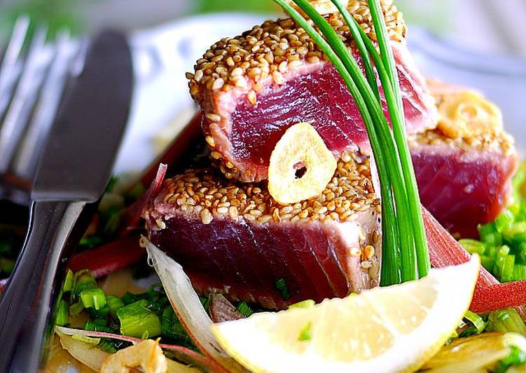 step by step guide to prepare ultimate seared tuna or bonito coated in sesame with garlic ponzu sauce