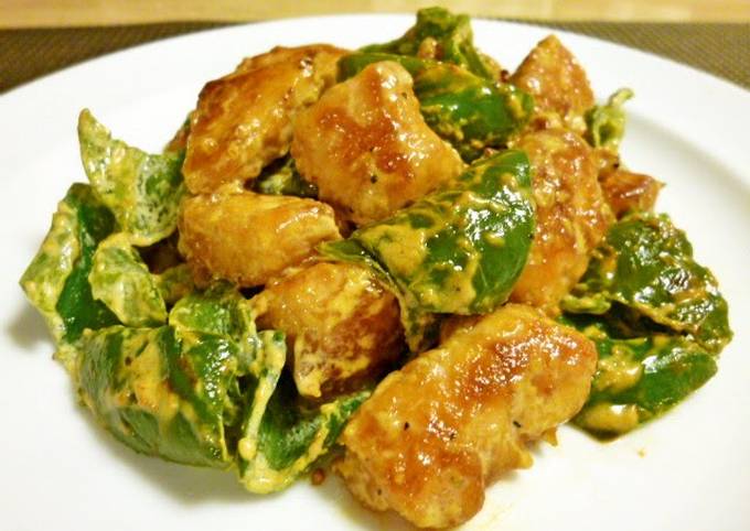 stir fried chicken tenders and green pepper with soy sauce mayonnaise recipe main photo