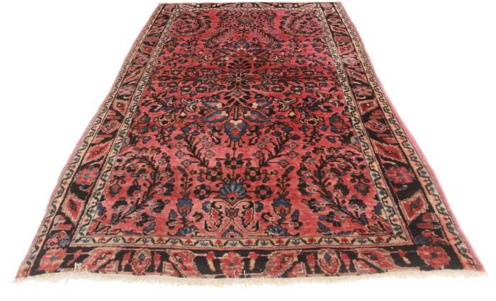 Antique sarouk rug