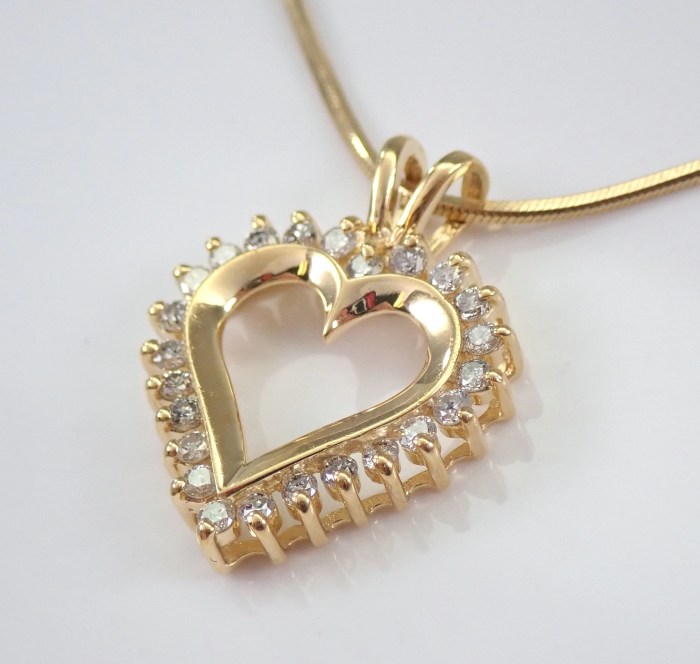 Vintage diamond heart necklace